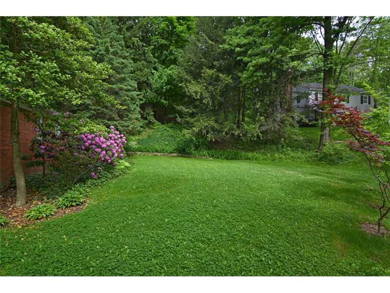 627 West Waldheim Road Fox Chapel, PA 15215 - Photo 22 of 22 Yard/Garden. Side yard alternate view.