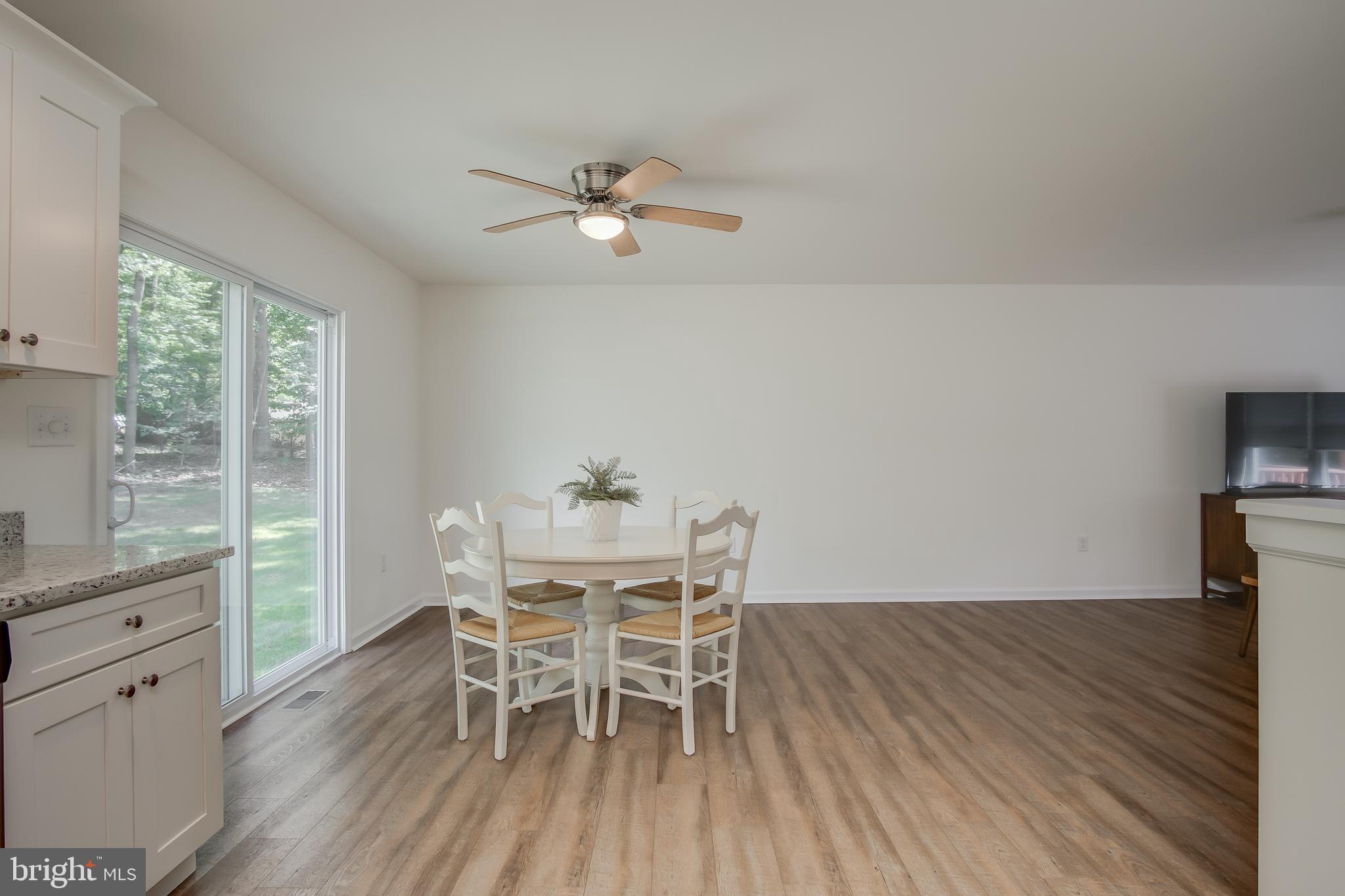 42 Stone Ridge Road Harpers Ferry, WV 25425 - Photo 11 of 28 Dining room Pic 3