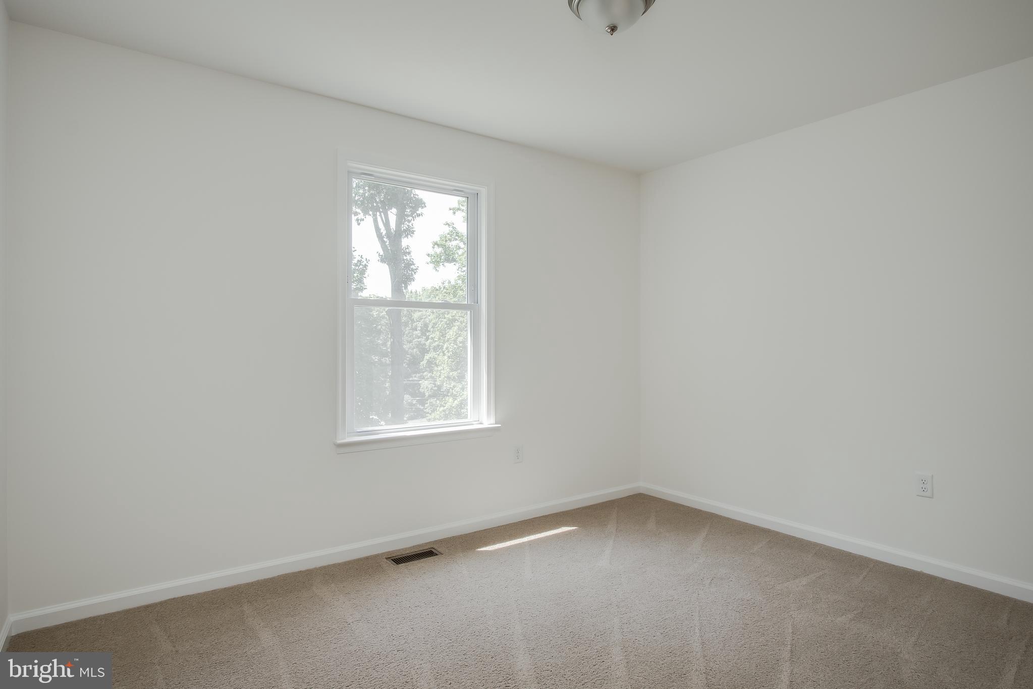 42 Stone Ridge Road Harpers Ferry, WV 25425 - Photo 16 of 28 2nd bedroom