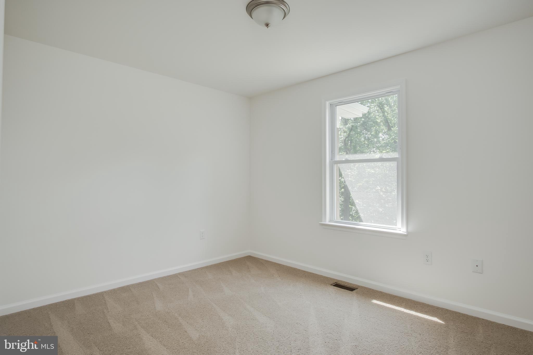 42 Stone Ridge Road Harpers Ferry, WV 25425 - Photo 17 of 28 3rd bedroom