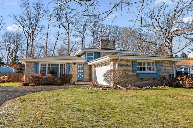 $355,000 | 558 Birchwood Road, Frankfort, IL 60423