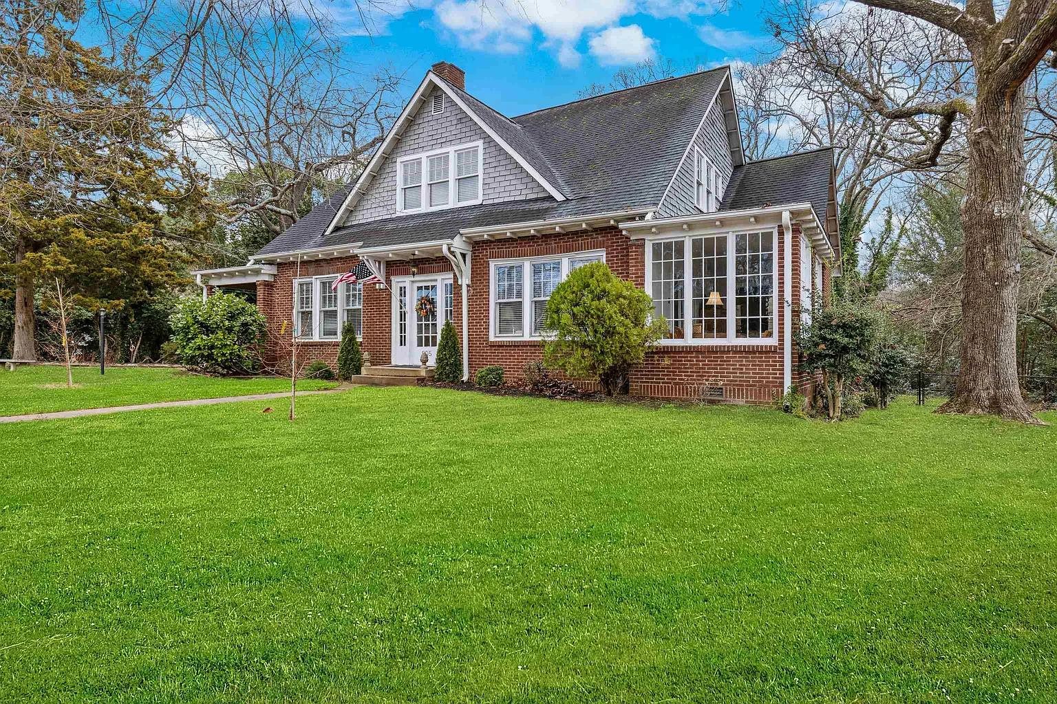 905 College Drive Gaffney, SC 29340 - Photo 2 of 25