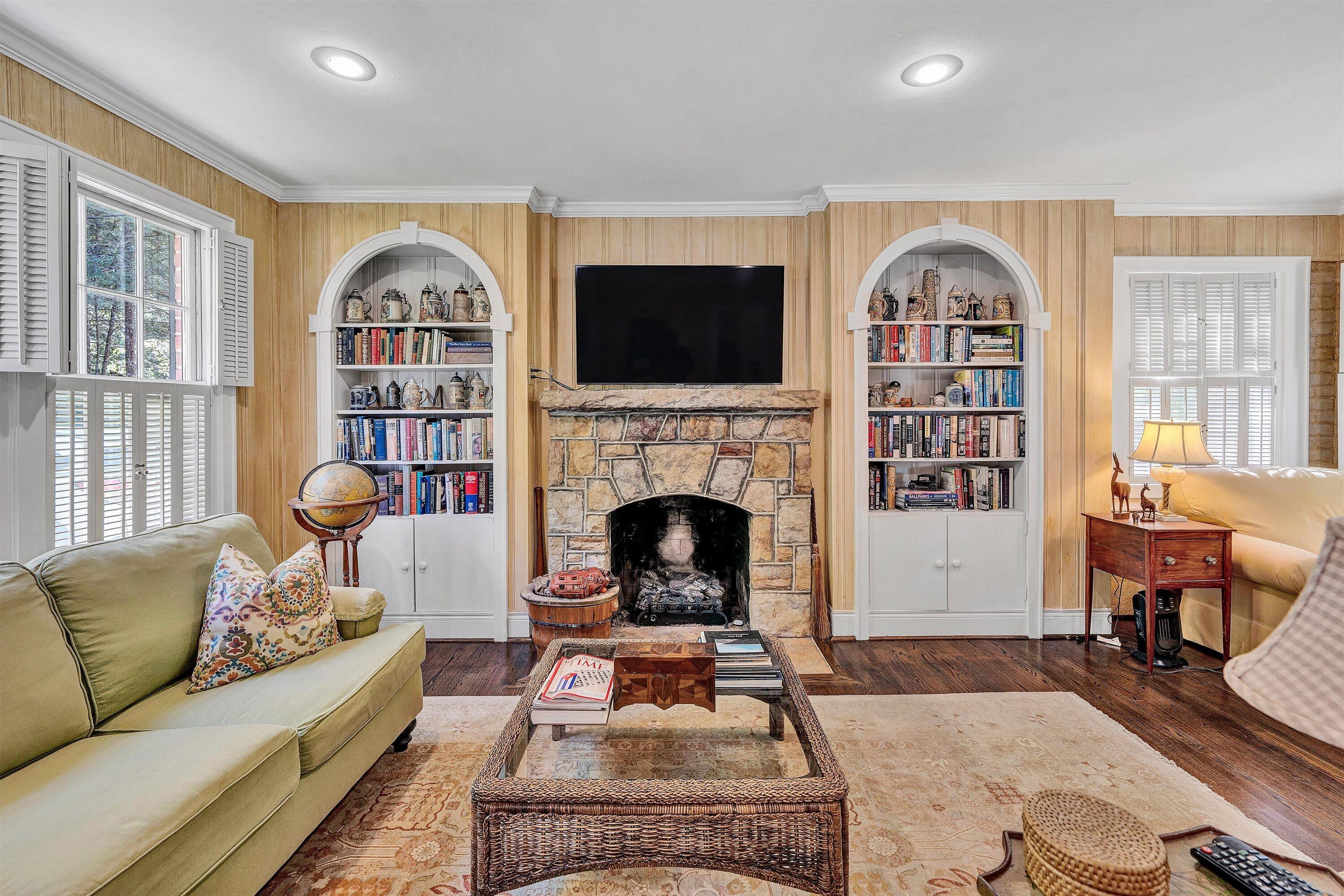 2130 Deyerle Road Southwest Roanoke, VA 24018 - Photo 13 of 47 13-DSC00304