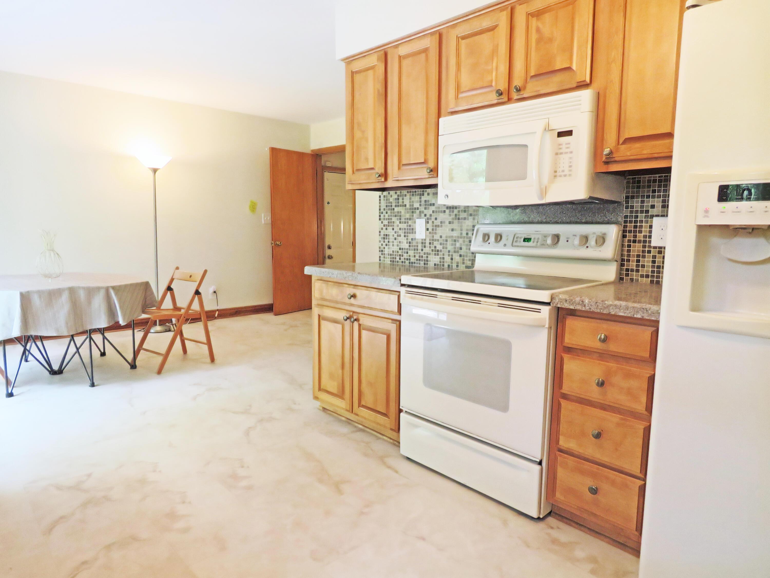 3668 Ridgewood Drive Hilliard, OH 43026 - Photo 12 of 44 Kitchen