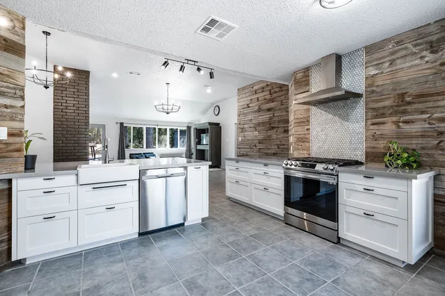 $349,000 | 172 Park Way, Conroe, TX 77356