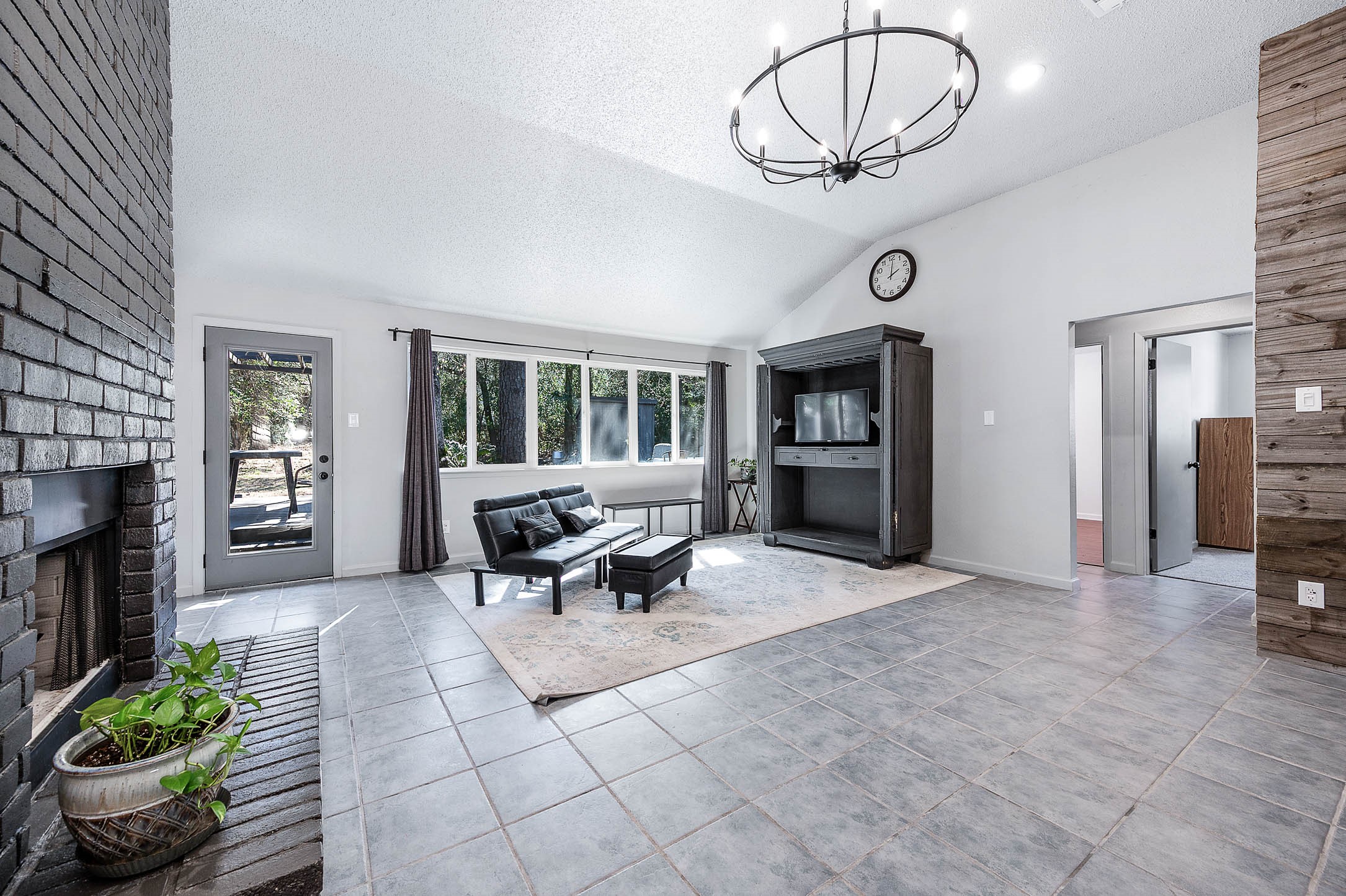 172 Park Way Conroe, TX 77356 - Photo 4 of 49