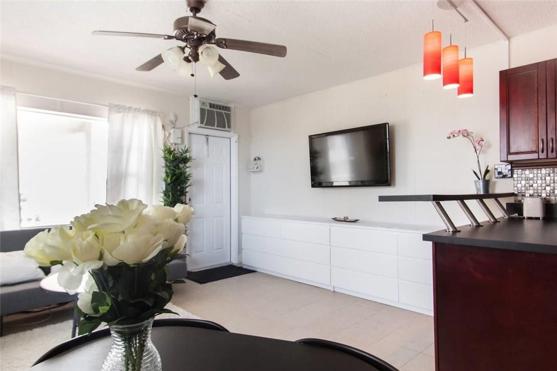 1480 South Ocean Boulevard, Unit 421 Lauderdale-by-the-Sea, FL 33062 - Photo 4 of 19 Photo 4