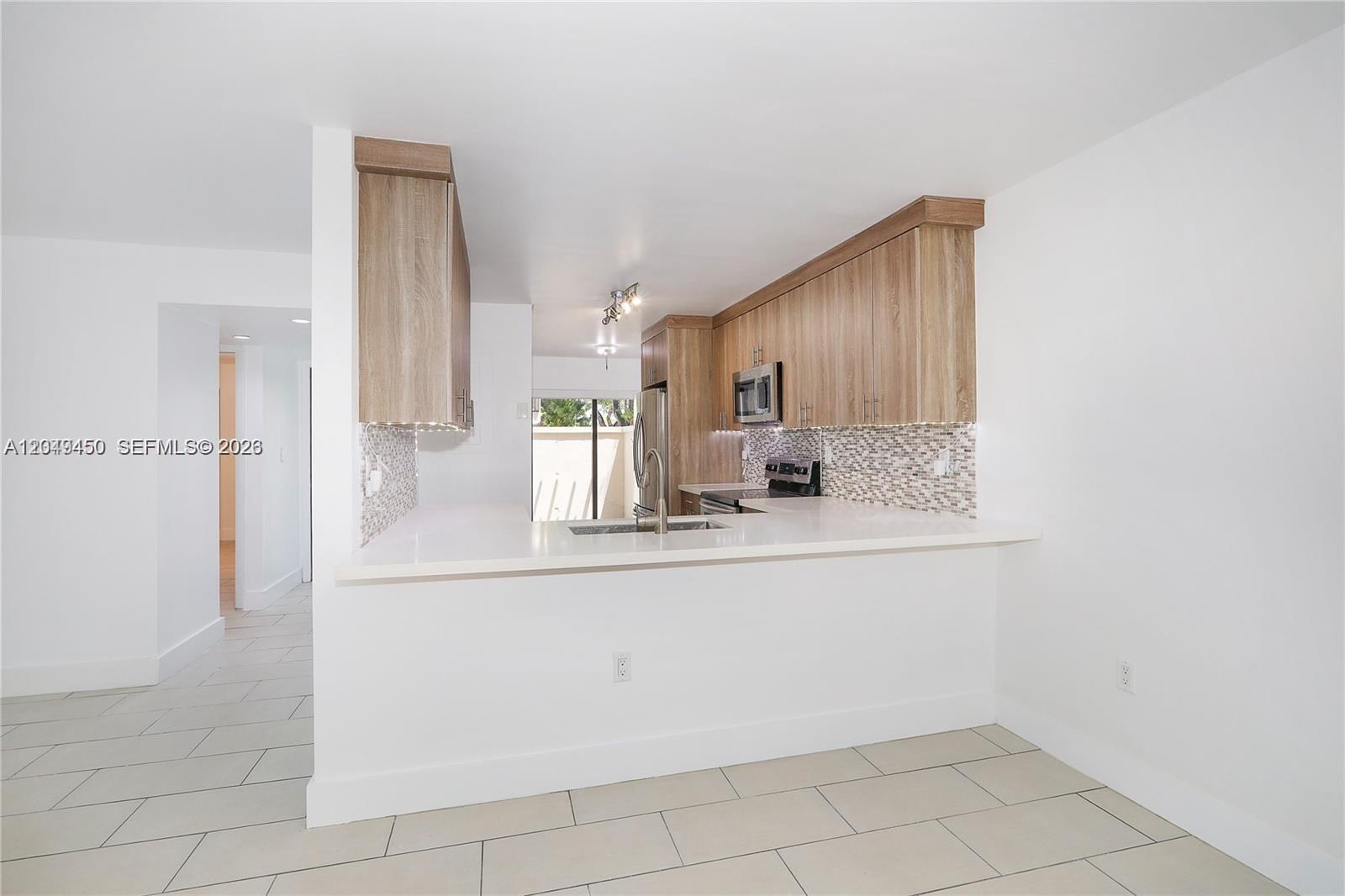 8124 Southwest 87th Terrace Miami, FL 33143 - Photo 14 of 44