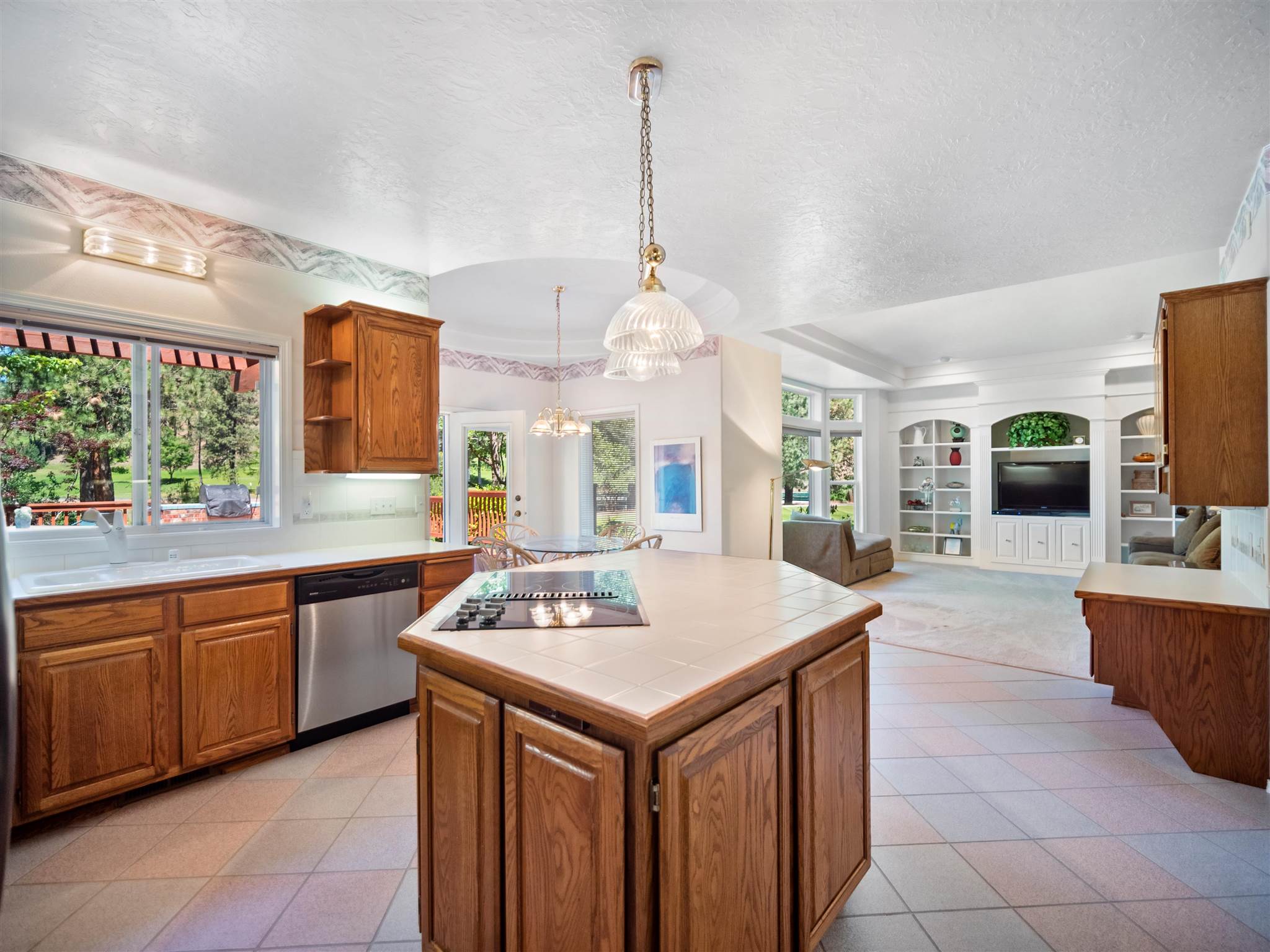 211 East Meadowlane Road Spokane, WA 99224 - Photo 8 of 50