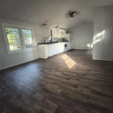 $1,190 | 105 Mesa Drive, Mabank, TX 75156