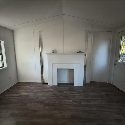 $1,190 | 105 Mesa Drive, Mabank, TX 75156