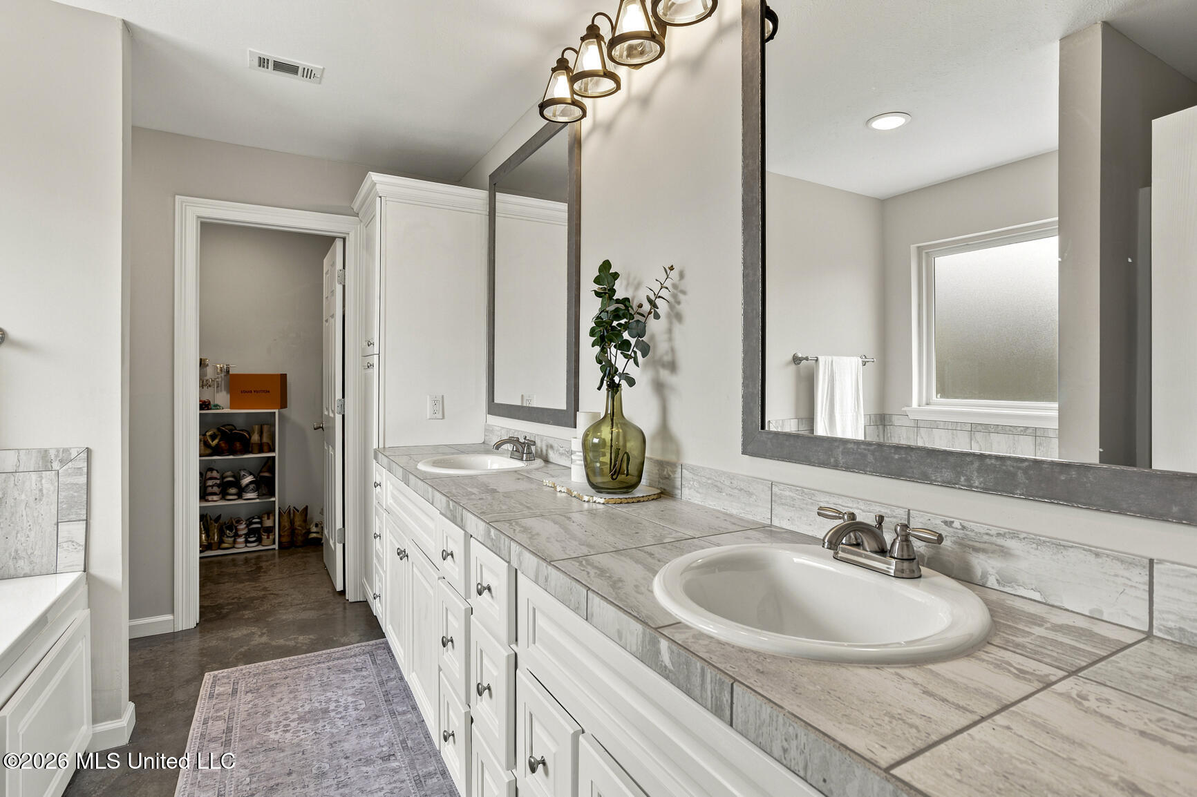 123 Kings Crossing Canton, MS 39046 - Photo 18 of 29 123 Kings Crossing-27