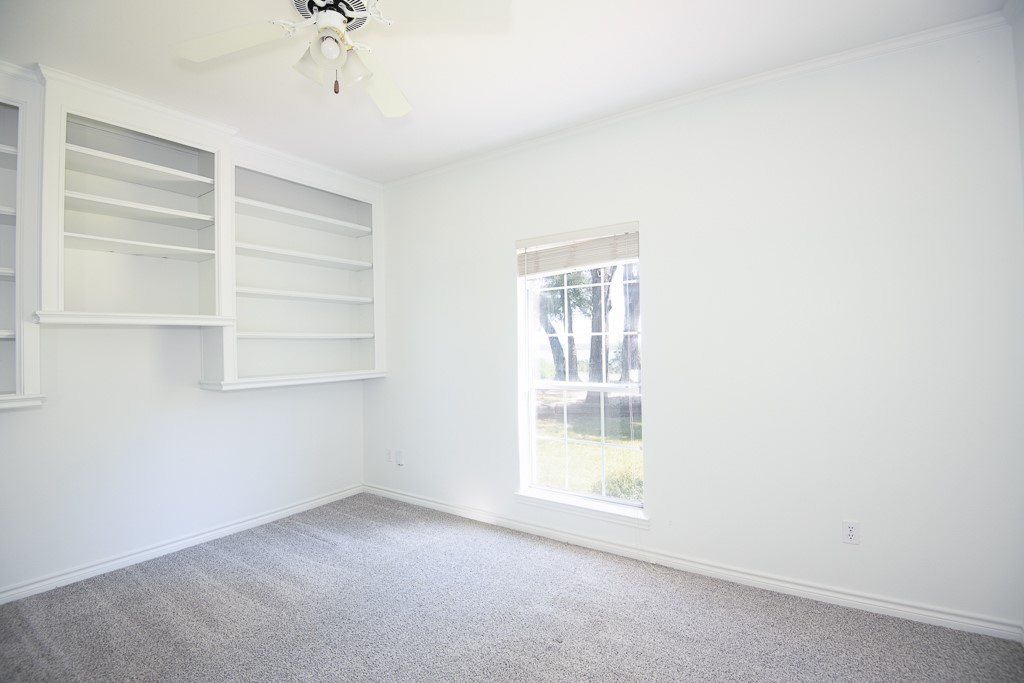 4488 Blue Ridge Drive Belton, TX 76513 - Photo 28 of 35 an empty room with a window