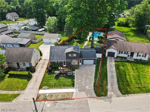 $249,900 | 806 Tallkron Drive, Akron, OH 44305