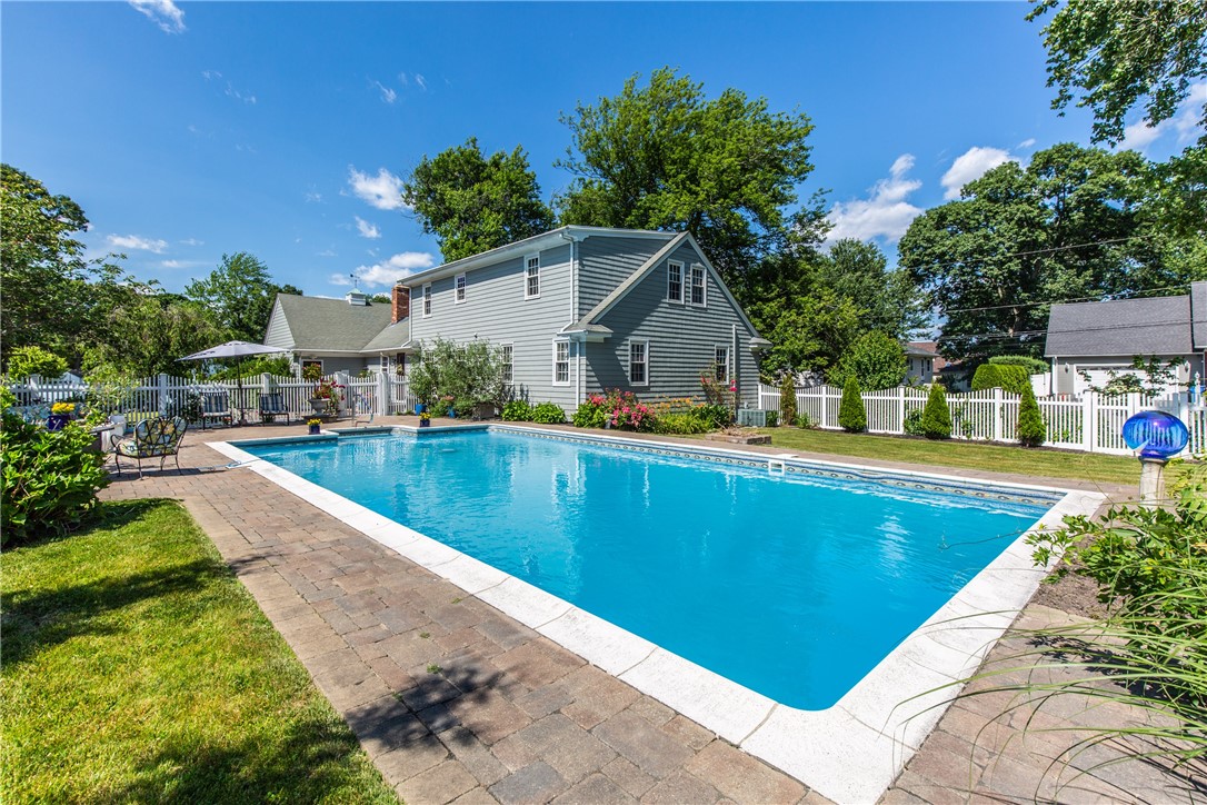 65 Thunder Trail Cranston, RI 02921 - Photo 42 of 49 Wow!