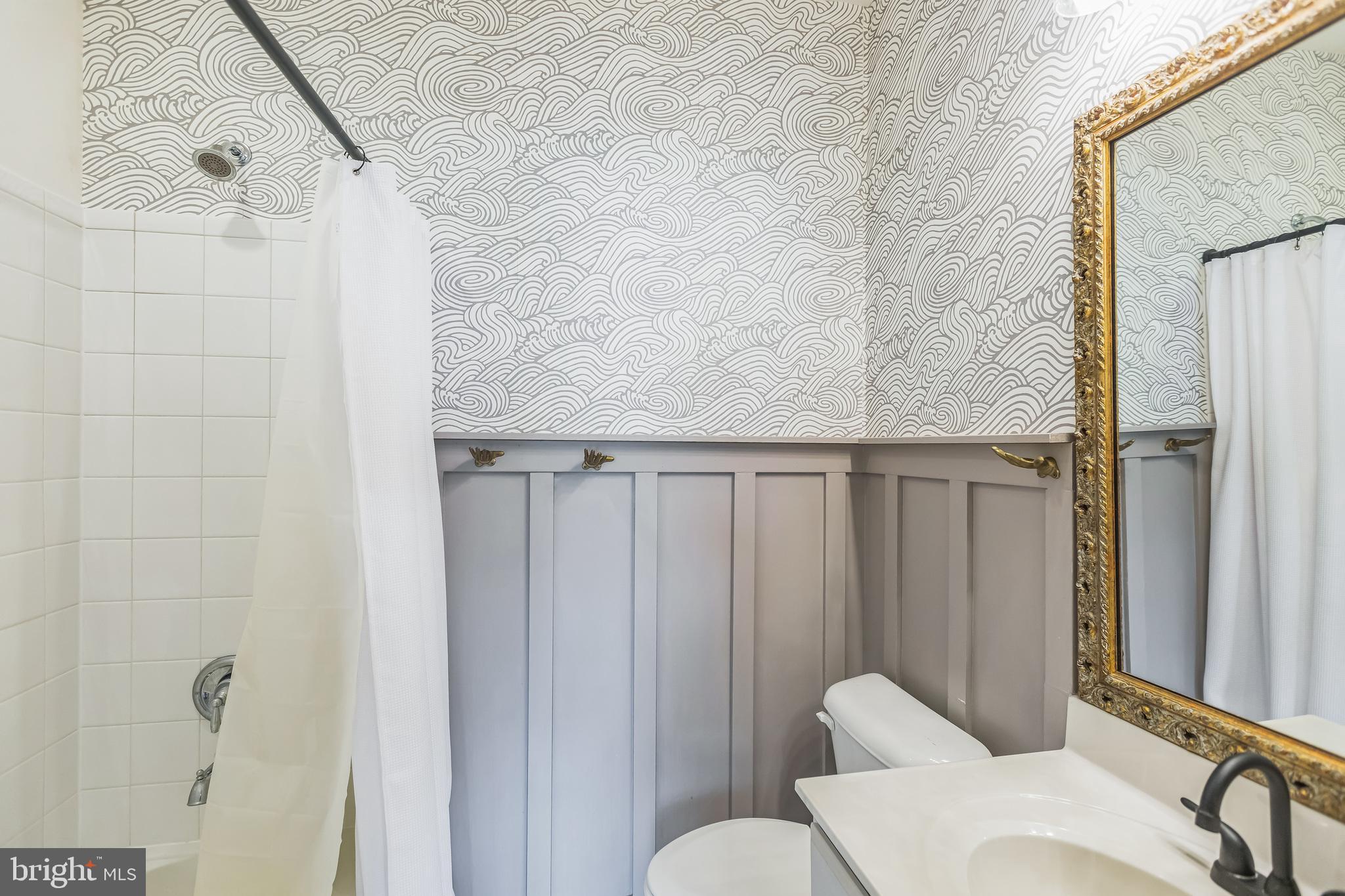 11534 Neon Road Fort Washington, MD 20744 - Photo 45 of 62 Upper Hall Full Bath 2