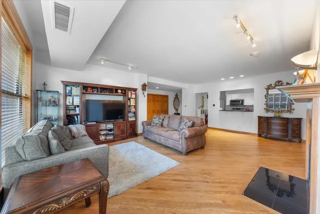 $385,000 | 431 South Dearborn Street, Unit 1204, Chicago, IL 60605