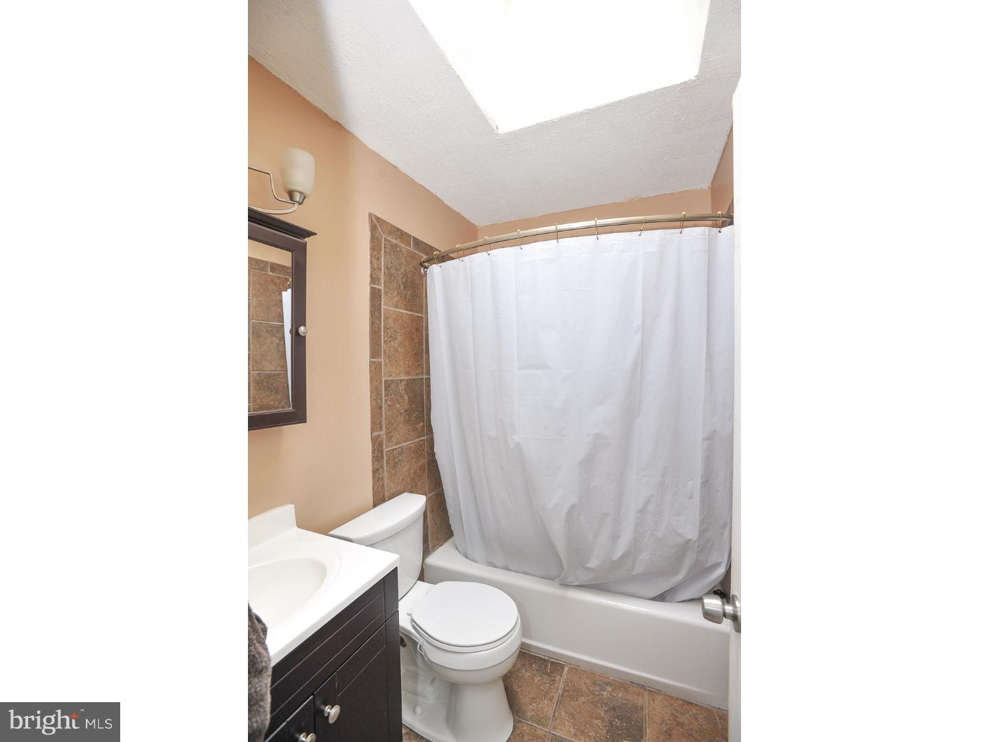 10207 Calera Road Philadelphia, PA 19114 - Photo 8 of 18 Gallery Image 8