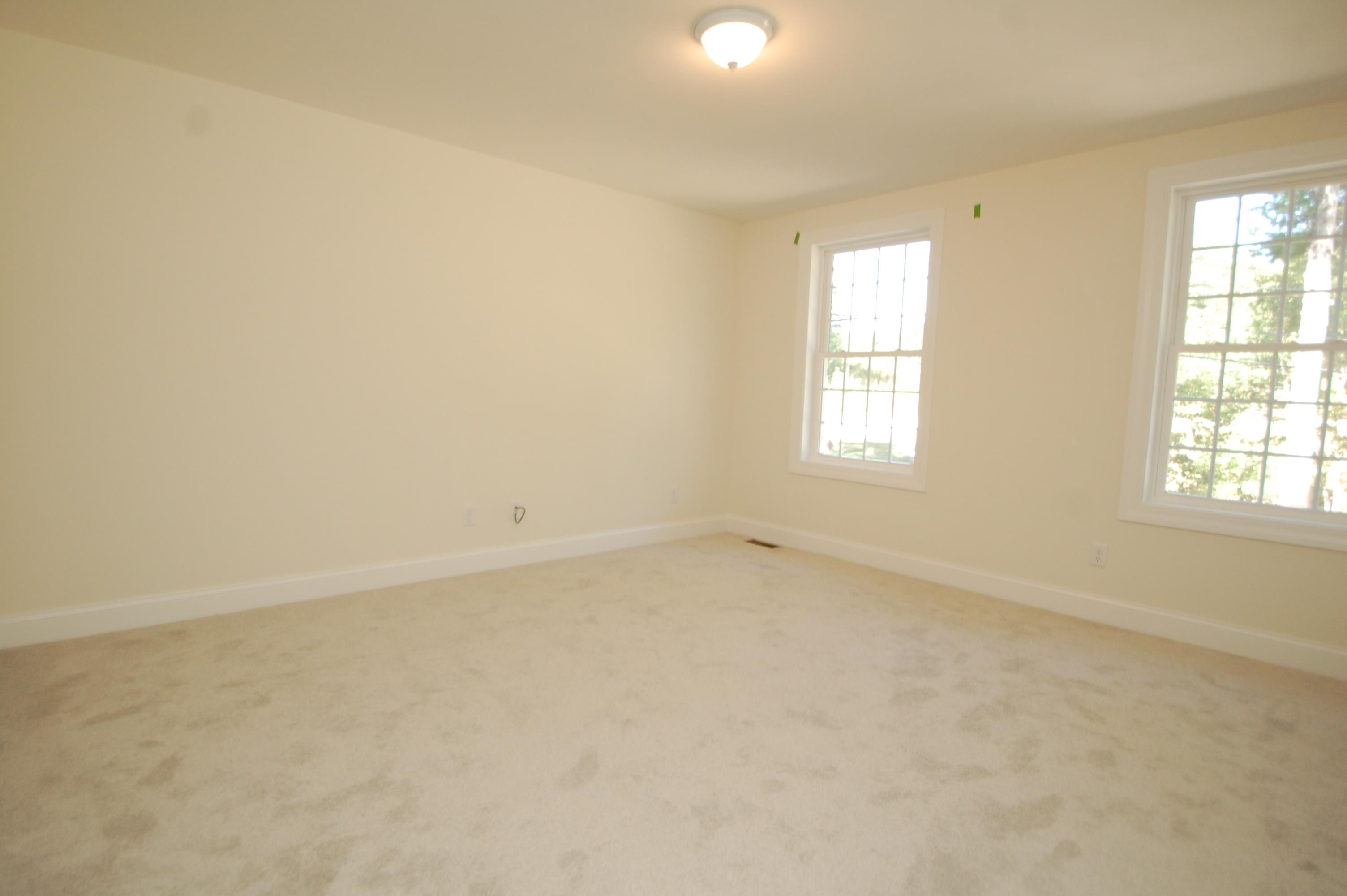 17 Griffin Road Hudson, NH 03051 - Photo 13 of 20