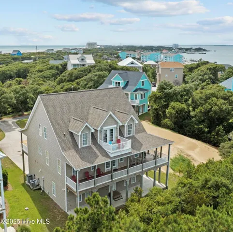 $949,900 | 108 Kiawa Way, Indian Beach, NC 28512