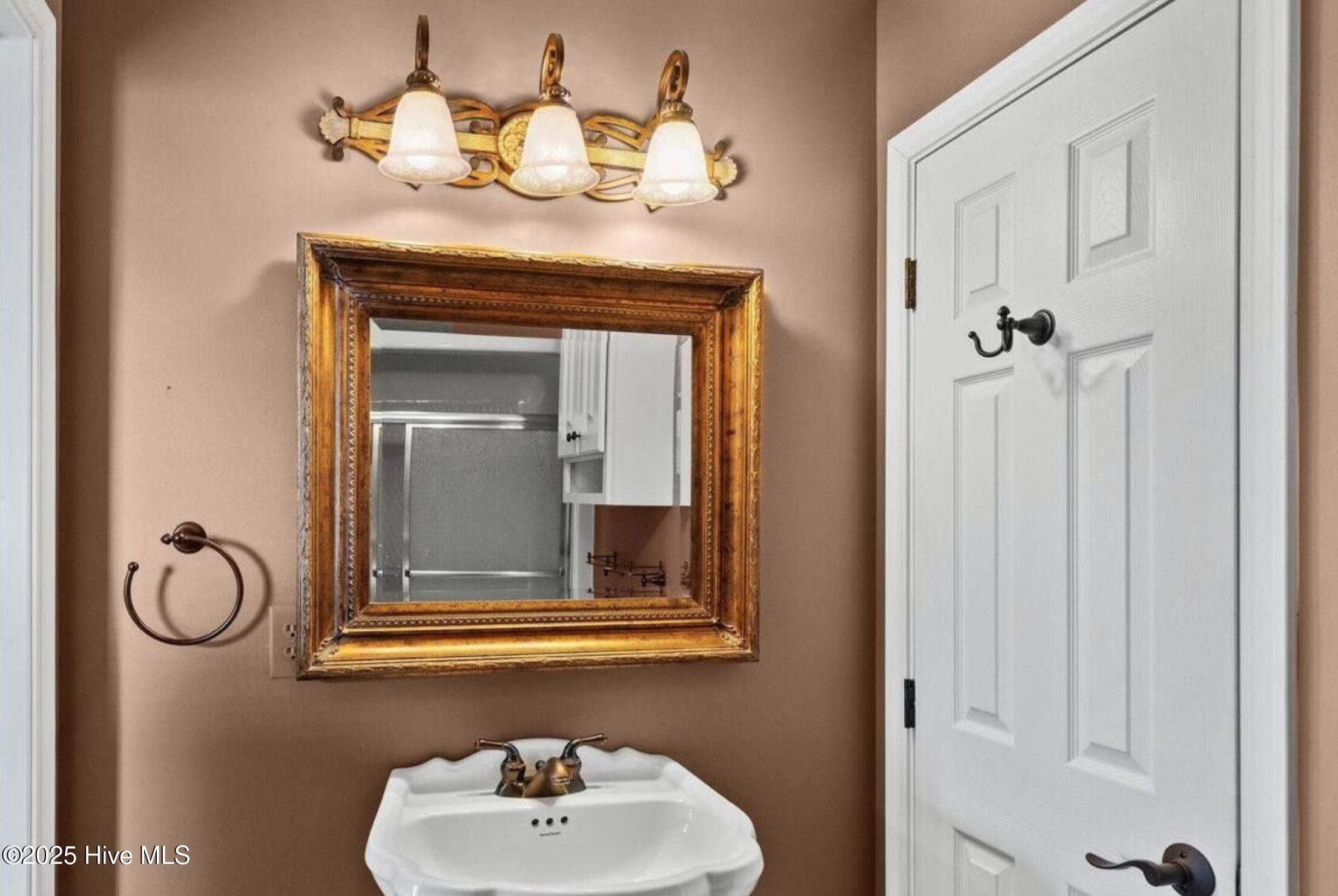 108 Kiawa Way Indian Beach, NC 28512 - Photo 33 of 54 Screenshot 2025-05-28 at 9.10.35 AM