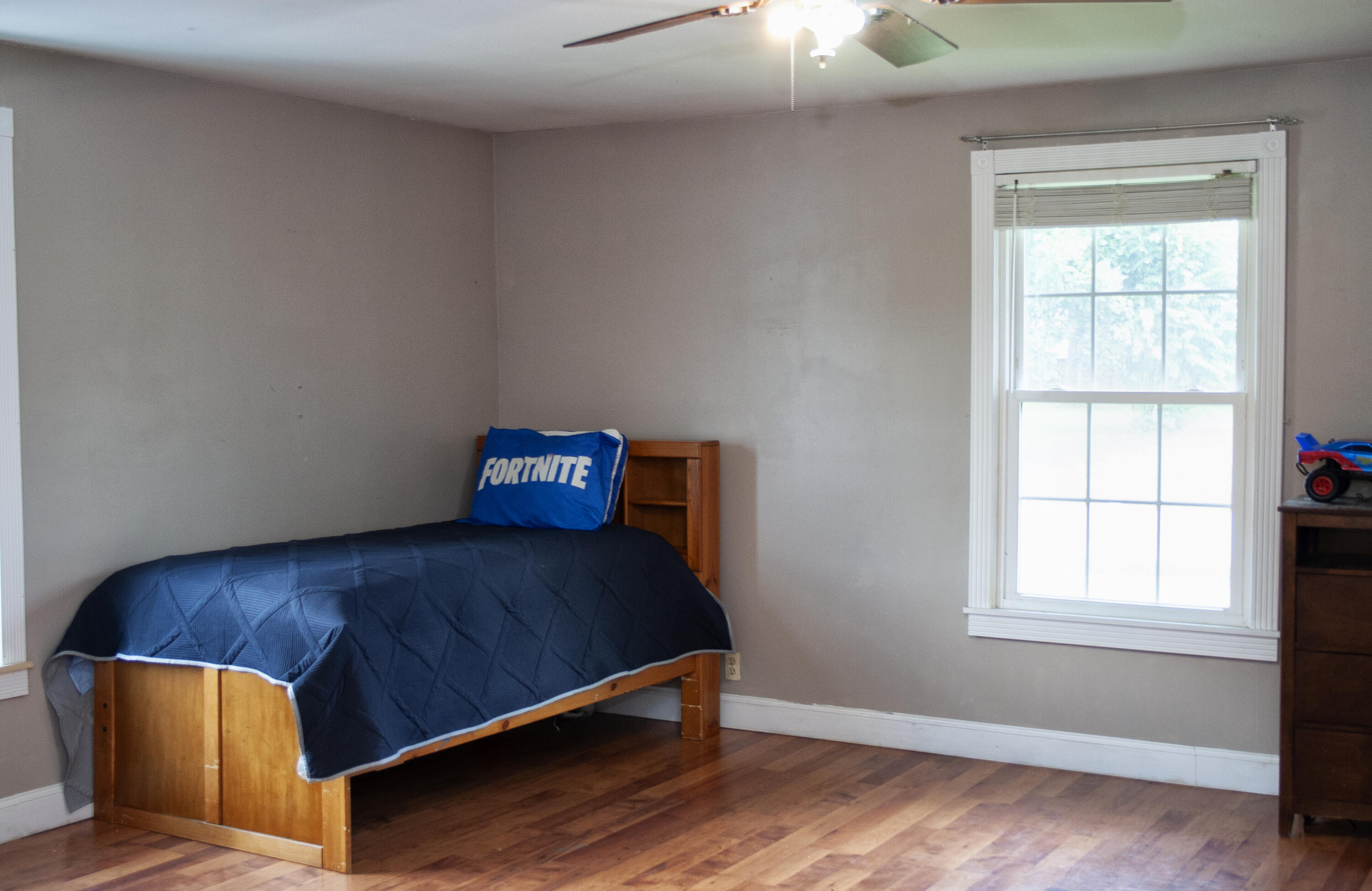 234 Evergreen Road Flat Lick, KY 40935 - Photo 21 of 33 Right Bedroom