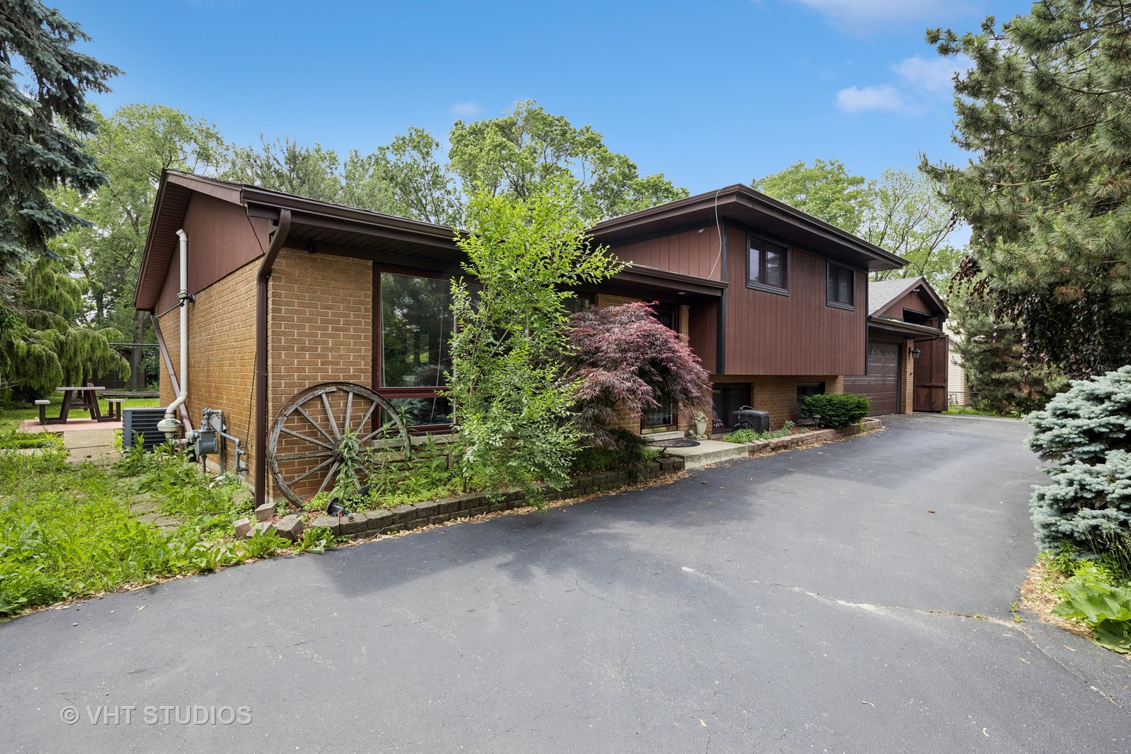 20W315 South Frontage Road Lemont, IL 60439 - Photo 2 of 24