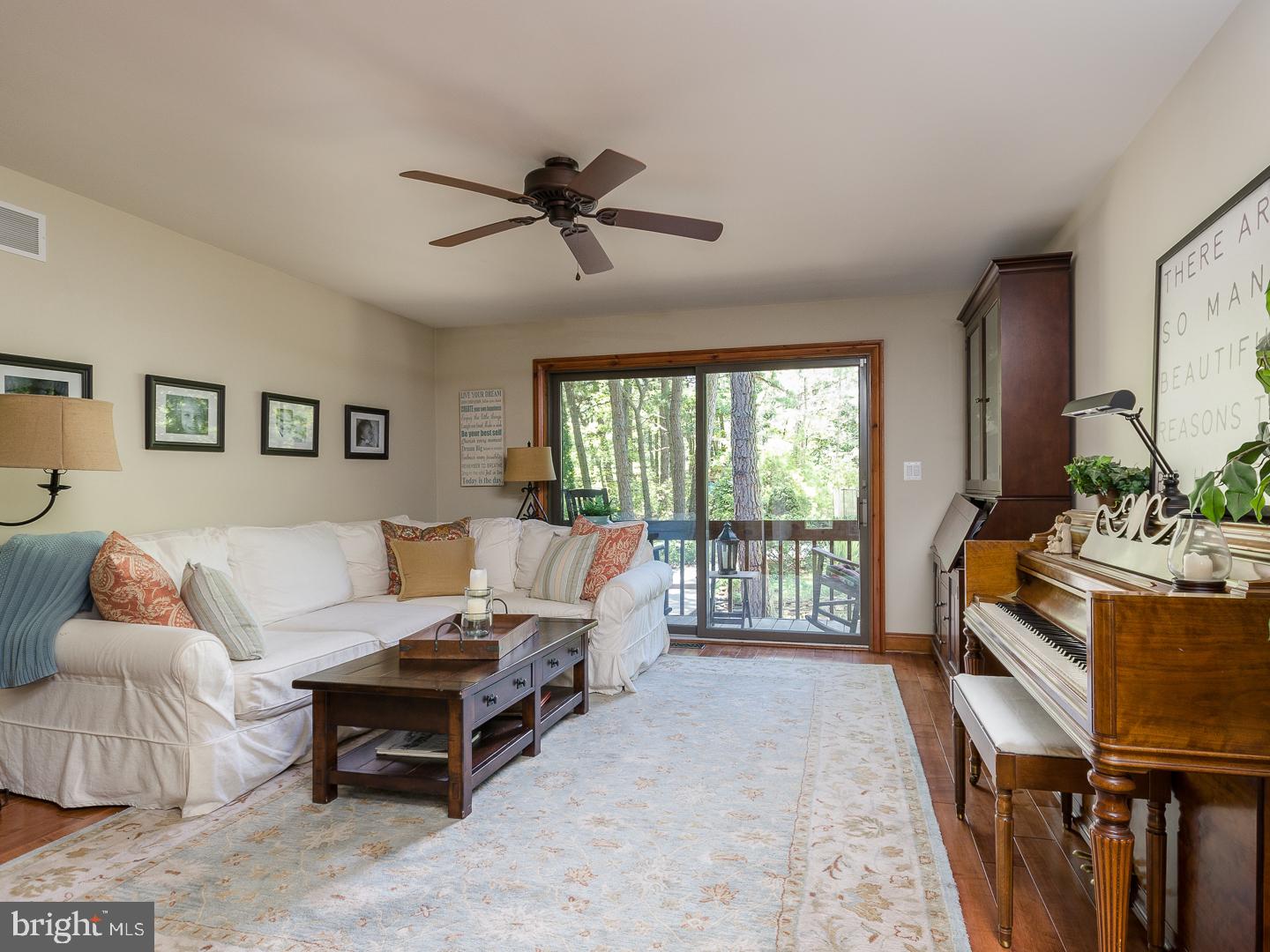 10 Piney Run Road Medford, NJ 08055 - Photo 5 of 25 Living Room
