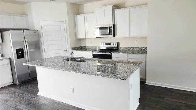 $2,500 | 969 Cades Walk, Lawrenceville, GA 30045