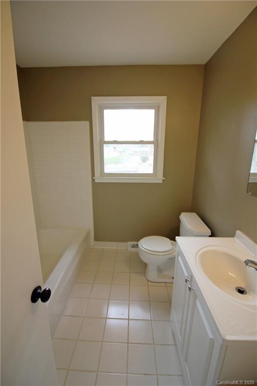 1808 Griers Grove Road Charlotte, NC 28216 - Photo 6 of 10