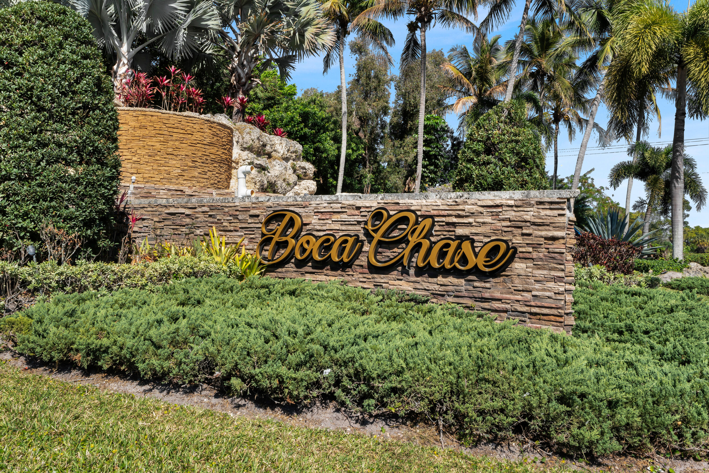 10980 Lake Front Place Boca Raton, FL 33498 - Photo 5 of 43 10980 Lake Front Pl 35