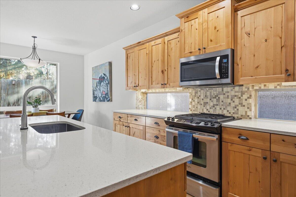 1713 Northwest Precision Lane Bend, OR 97703 - Photo 8 of 43