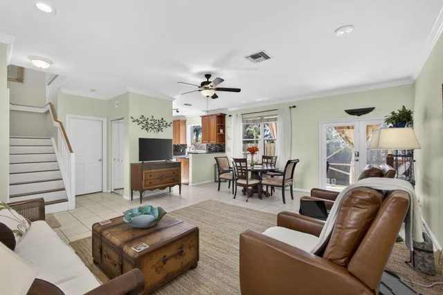 $425,000 | 310 Laurel Oaks Way, Jupiter, FL 33458