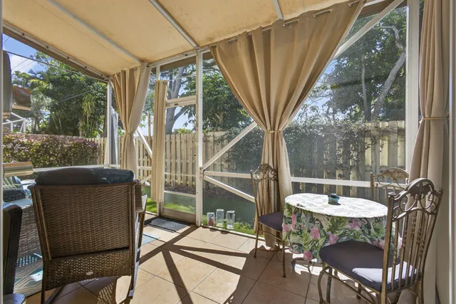 $425,000 | 310 Laurel Oaks Way, Jupiter, FL 33458