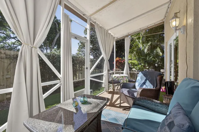 $425,000 | 310 Laurel Oaks Way, Jupiter, FL 33458