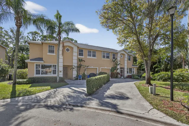 $425,000 | 310 Laurel Oaks Way, Jupiter, FL 33458