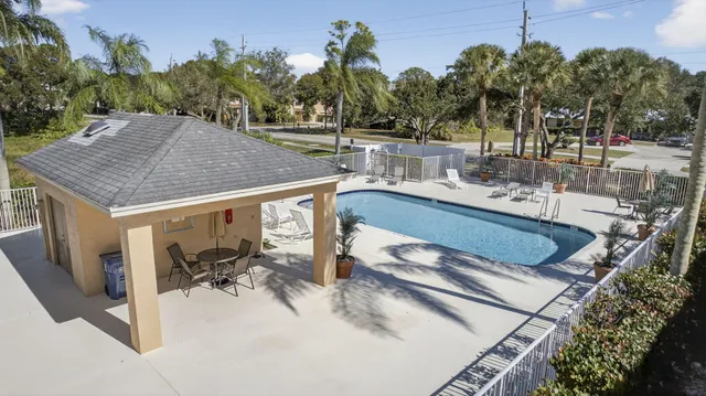 $425,000 | 310 Laurel Oaks Way, Jupiter, FL 33458