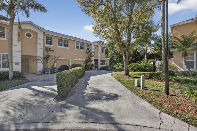 $425,000 | 310 Laurel Oaks Way, Jupiter, FL 33458