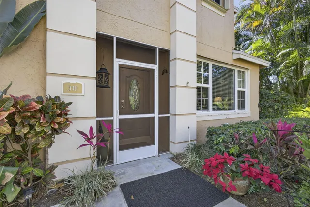 $425,000 | 310 Laurel Oaks Way, Jupiter, FL 33458