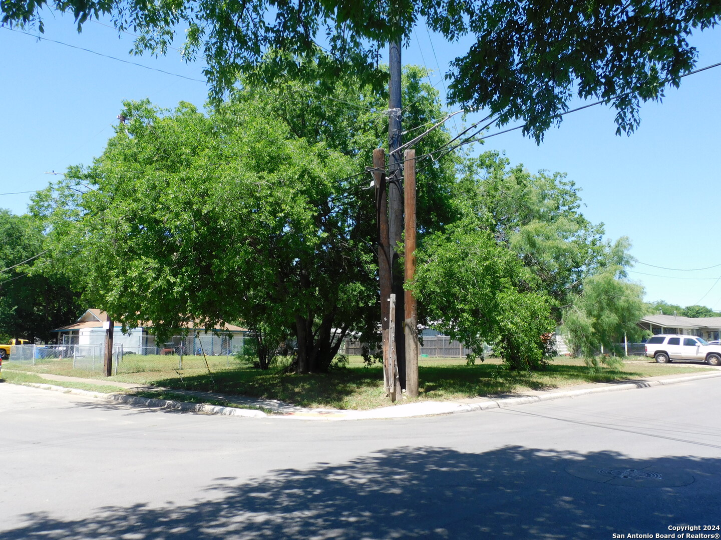 3827 Bay San Antonio, TX 78237 - Photo 17 of 23