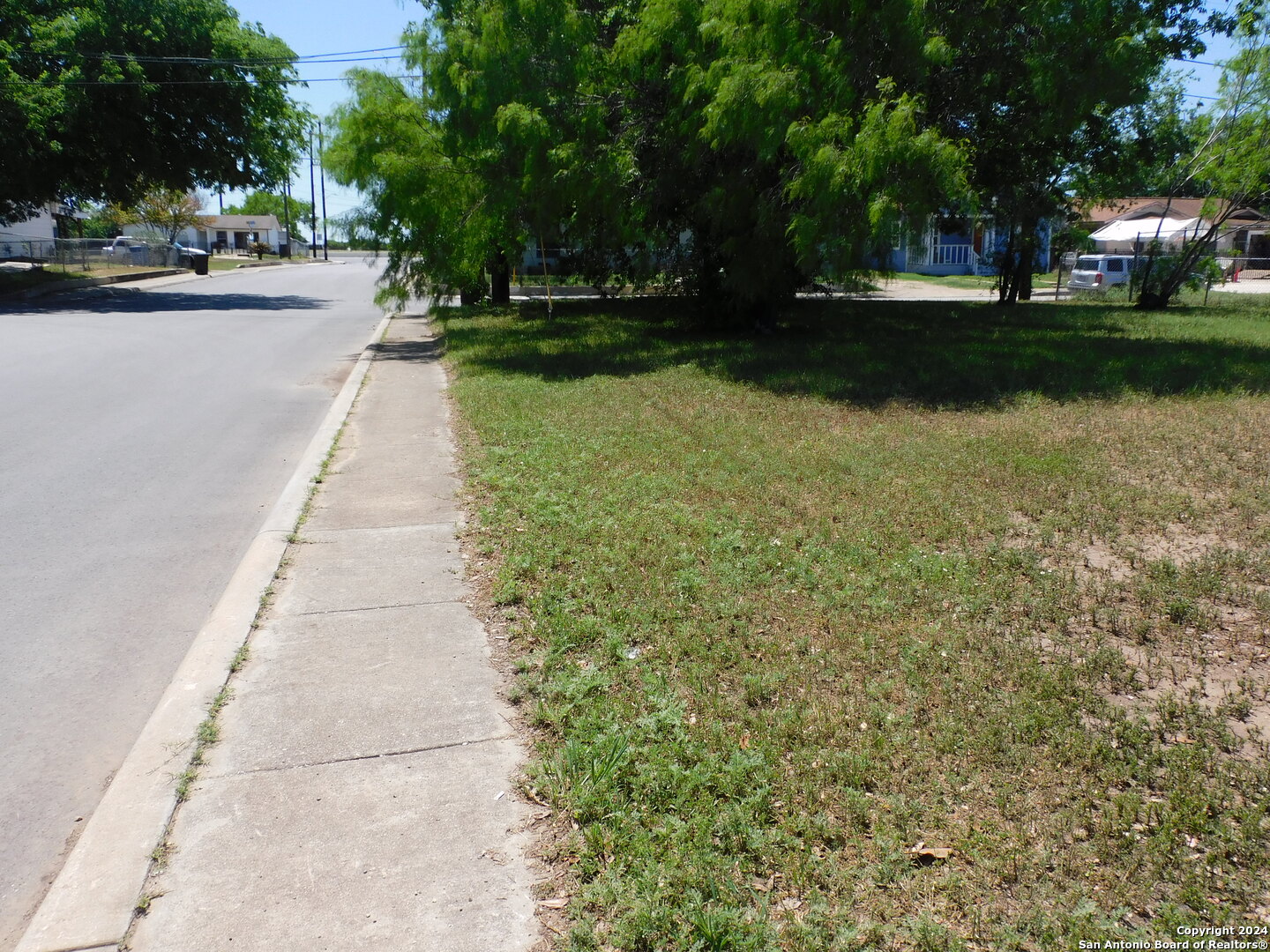3827 Bay San Antonio, TX 78237 - Photo 6 of 23 a view of park with tree