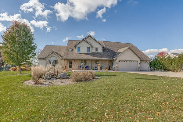 $649,900 | N558 Schroeter Drive, Sherman, WI 53075
