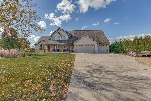 $649,900 | N558 Schroeter Drive, Sherman, WI 53075