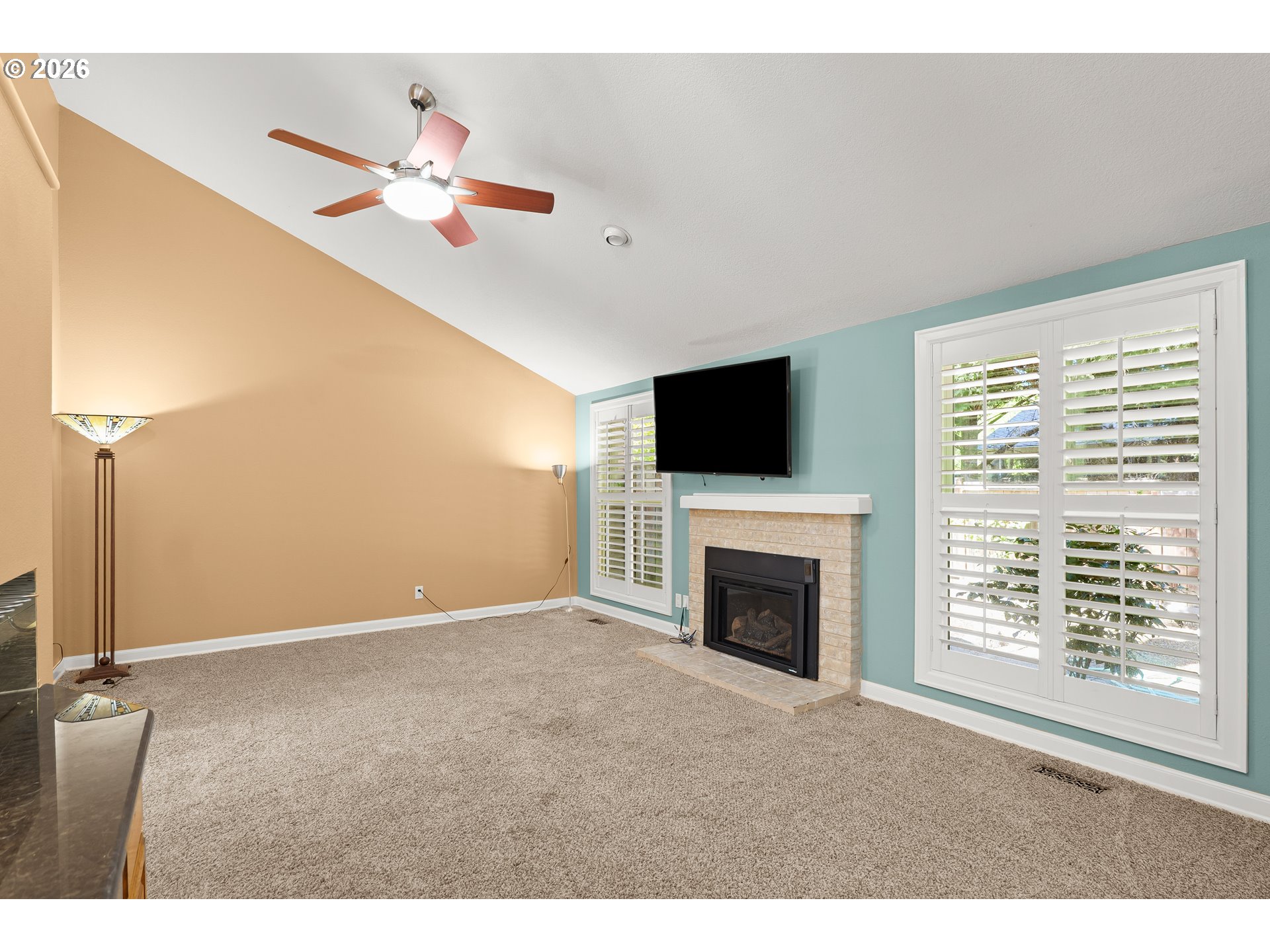 7859 Southwest Raintree Drive Beaverton, OR 97008 - Photo 5 of 24 Living Room