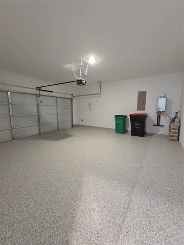 a view of a livingroom with furniture