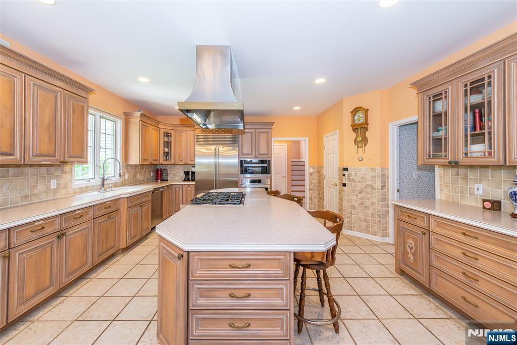5 Raintree Court Butler, NJ 07405 - Photo 8 of 38
