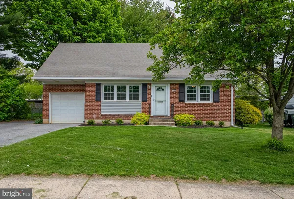 $319,900 | 136 Bradley Avenue, Reading, PA 19608
