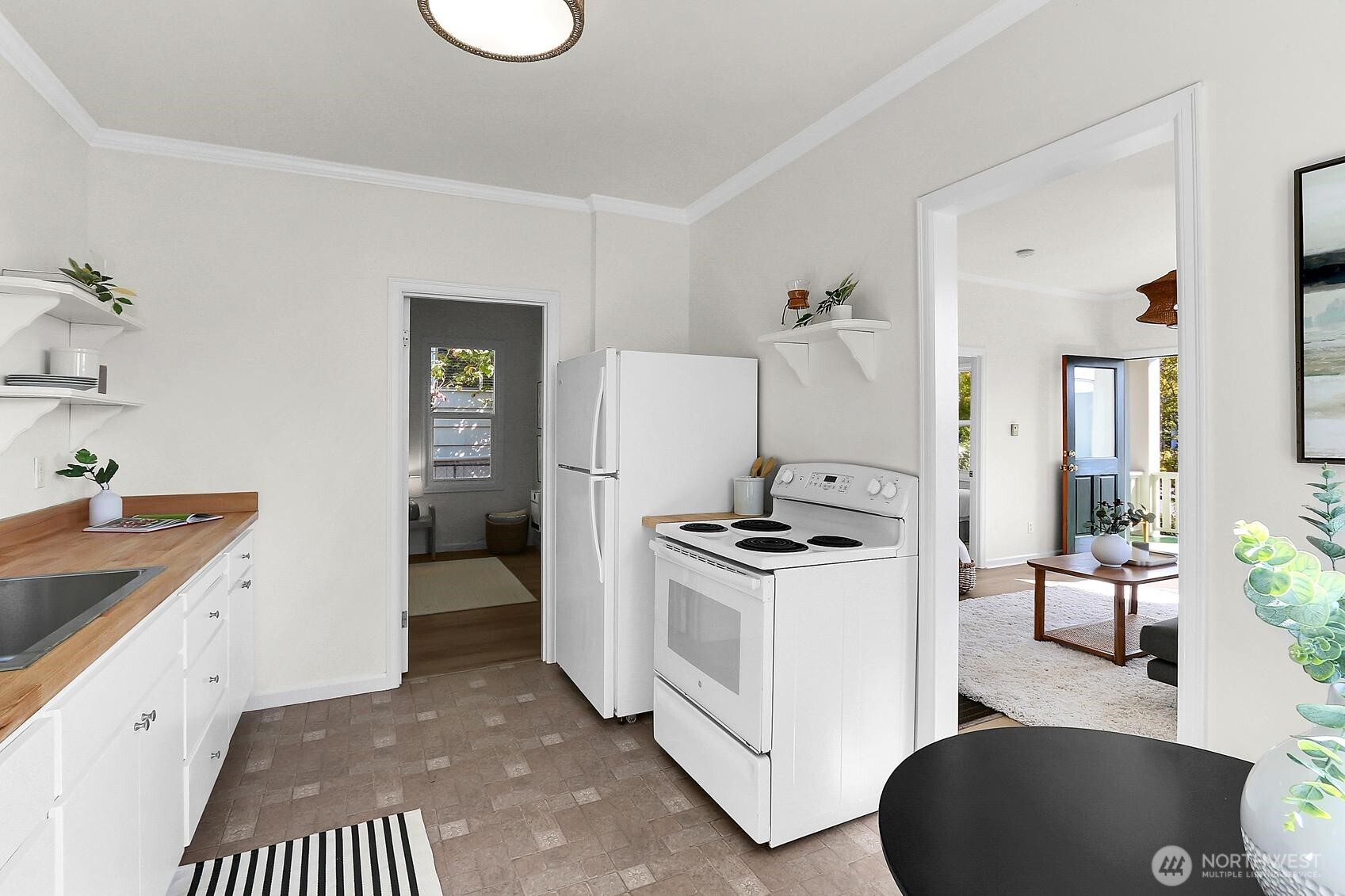 4720 South Findlay Street Seattle, WA 98118 - Photo 8 of 28 Gallery Image 8