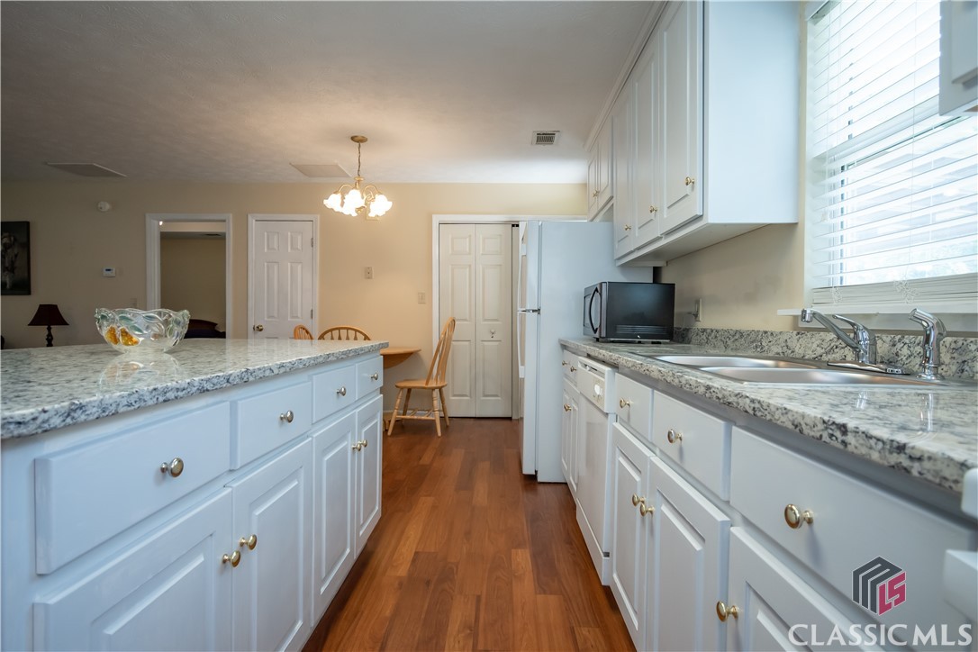 279 Brickyard Road Comer, GA 30629 - Photo 10 of 41