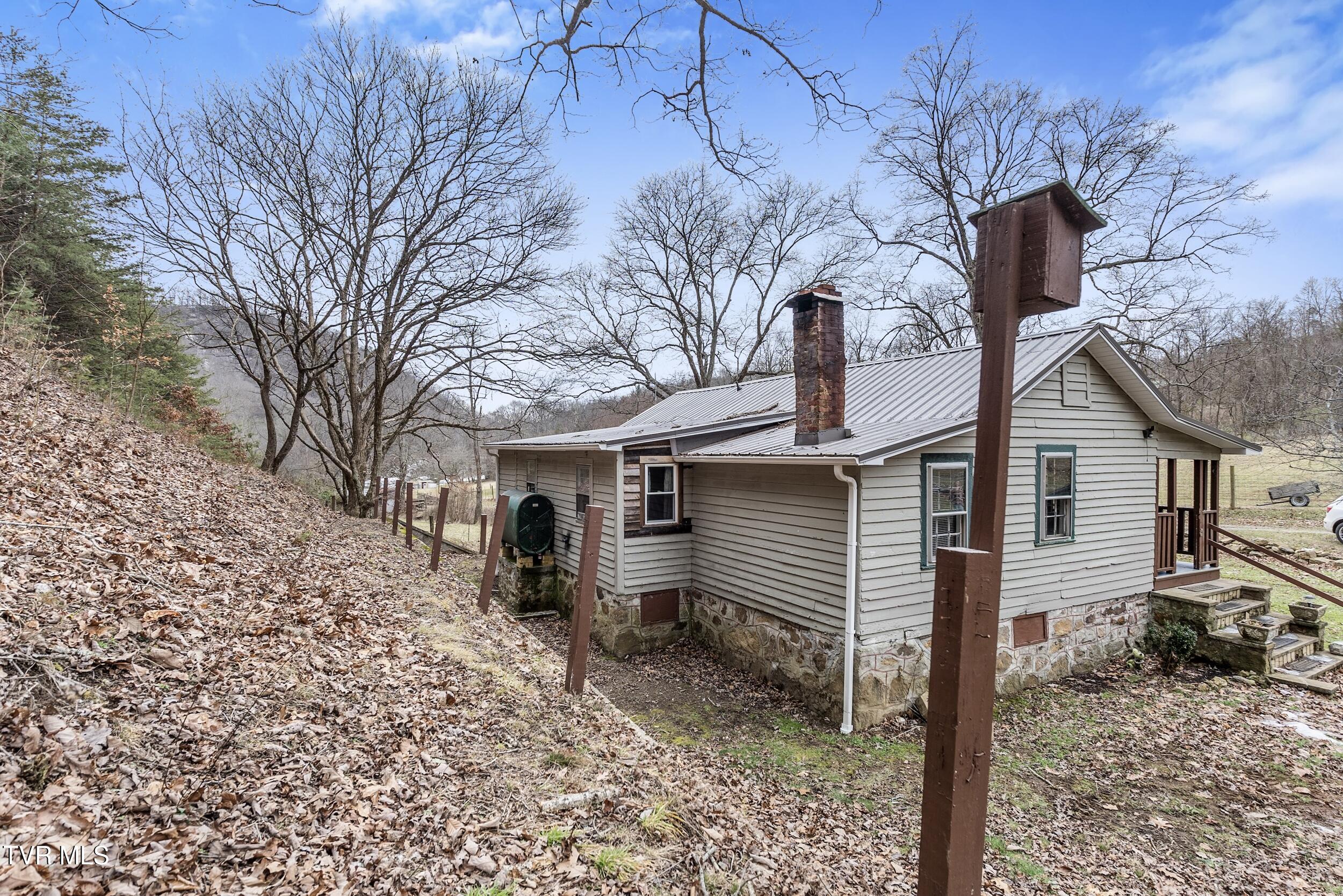 201 Falling Rock Road Saltville, VA 24370 - Photo 30 of 58 28_arw09730